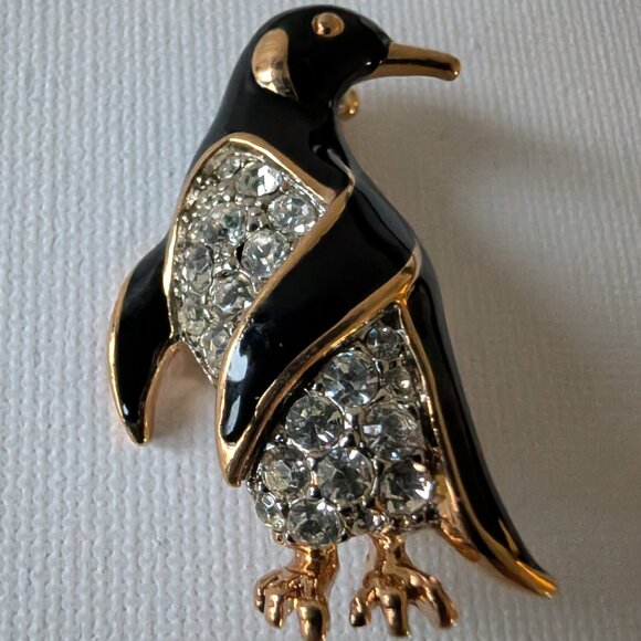 Vintage Rhinestone Penguin Brooch – Coro Style – Black & Gold - Picture 7 of 7